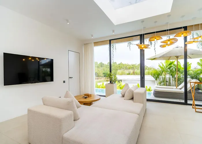 Ardhana - Luxury Pool With Scenic Views